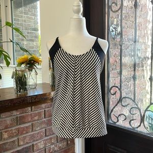 Athleta 36D/DD Bathing Suit Top